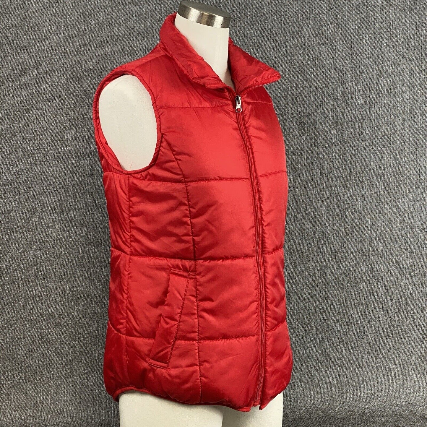 New Directions Women's Quilted Puffer Vest, Red Full Zip Size M