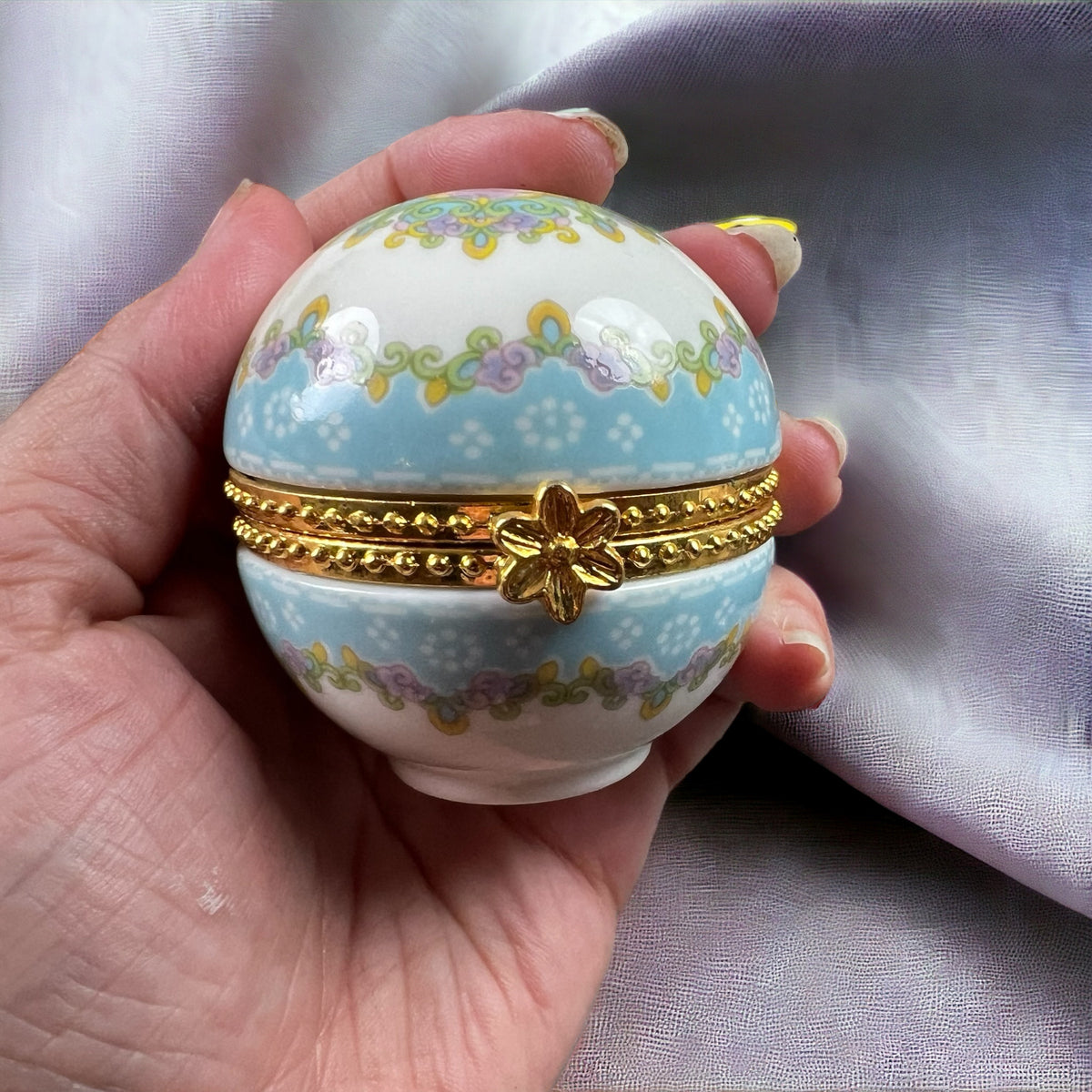 Round Trinket Box with Floral Design