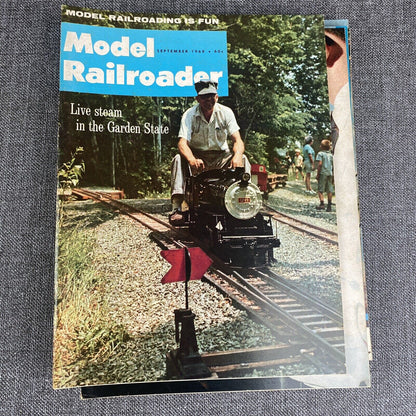 12 ISSUES of Model Railroader Magazine 1968 - Vintage