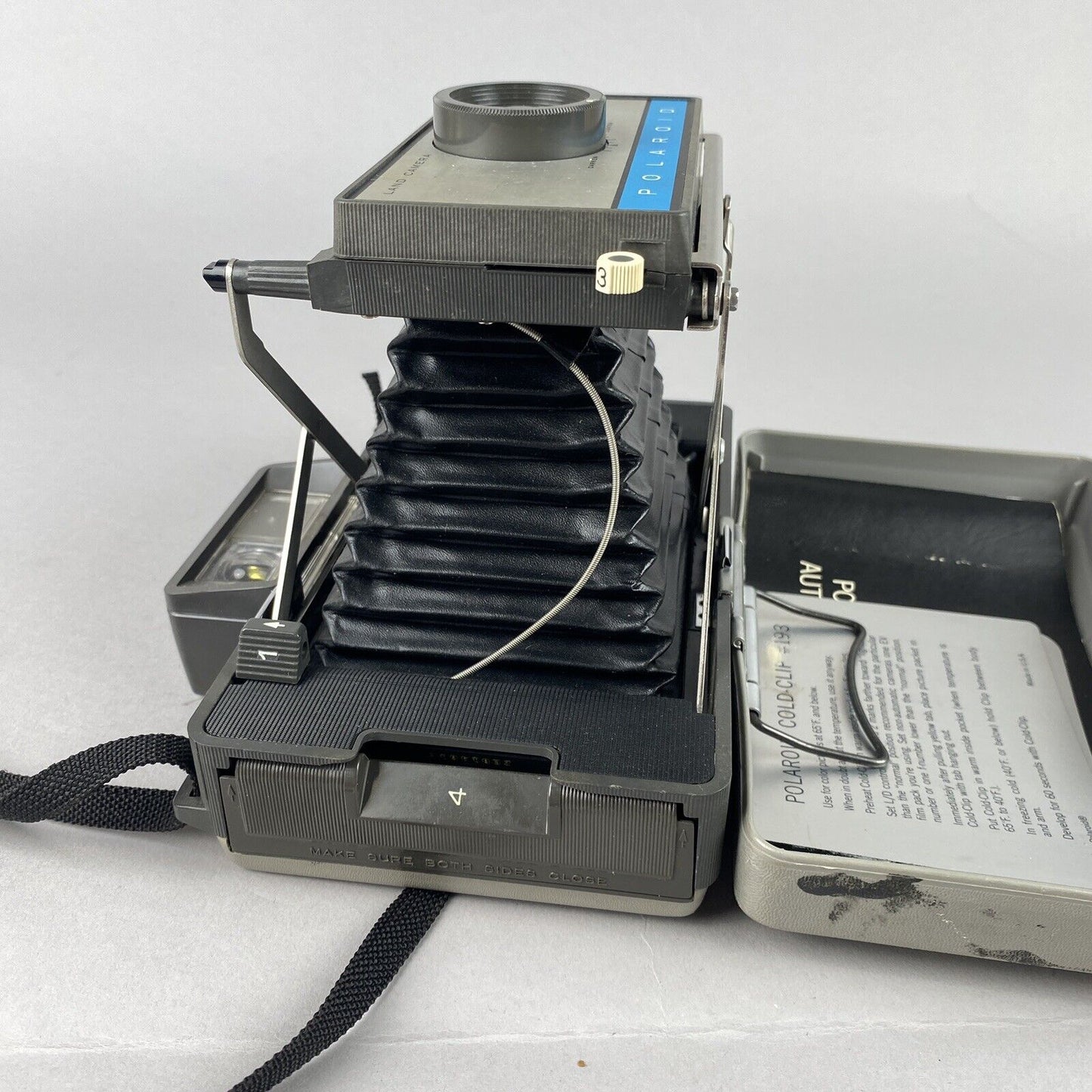 Polaroid 210 Land Camera with Flash and bulbs