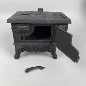 Old Mountain Toy Cast Iron Wood Cook Stove with Hook to remove hot burners