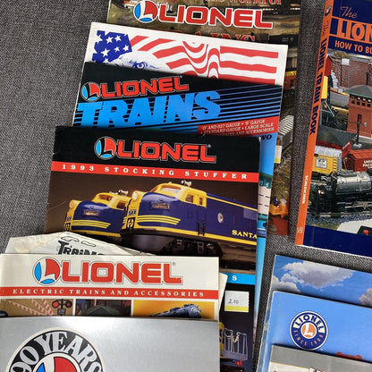 Lionel Trains price guides, catalogs, advertisement Booklets , train book lot