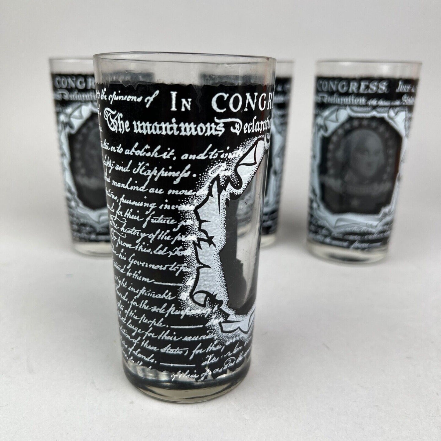 Set of 4 In Congress July 4 A Declaration 1776-1976, US presidents glasses