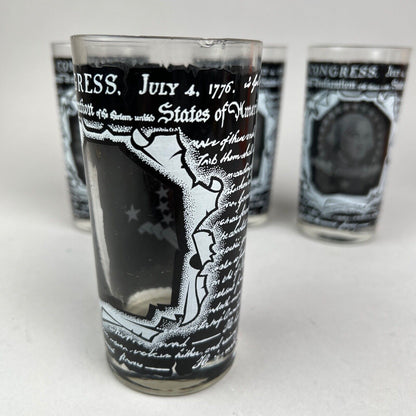 Set of 4 In Congress July 4 A Declaration 1776-1976, US presidents glasses