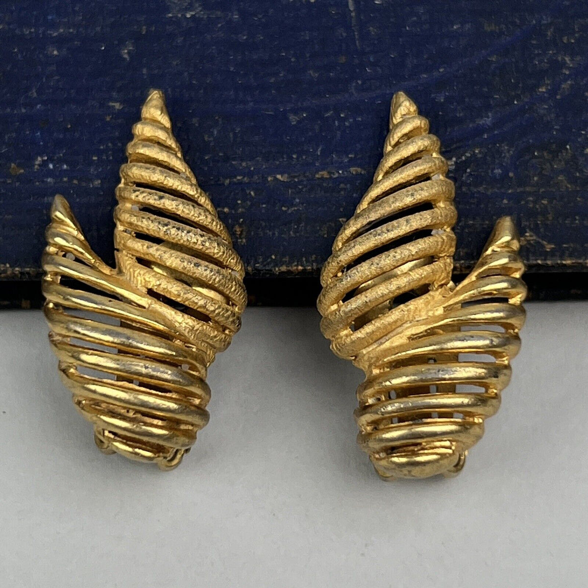 Vintage Hattie Carnegie Art Shape Gold Tone Clip Earrings 1.25"