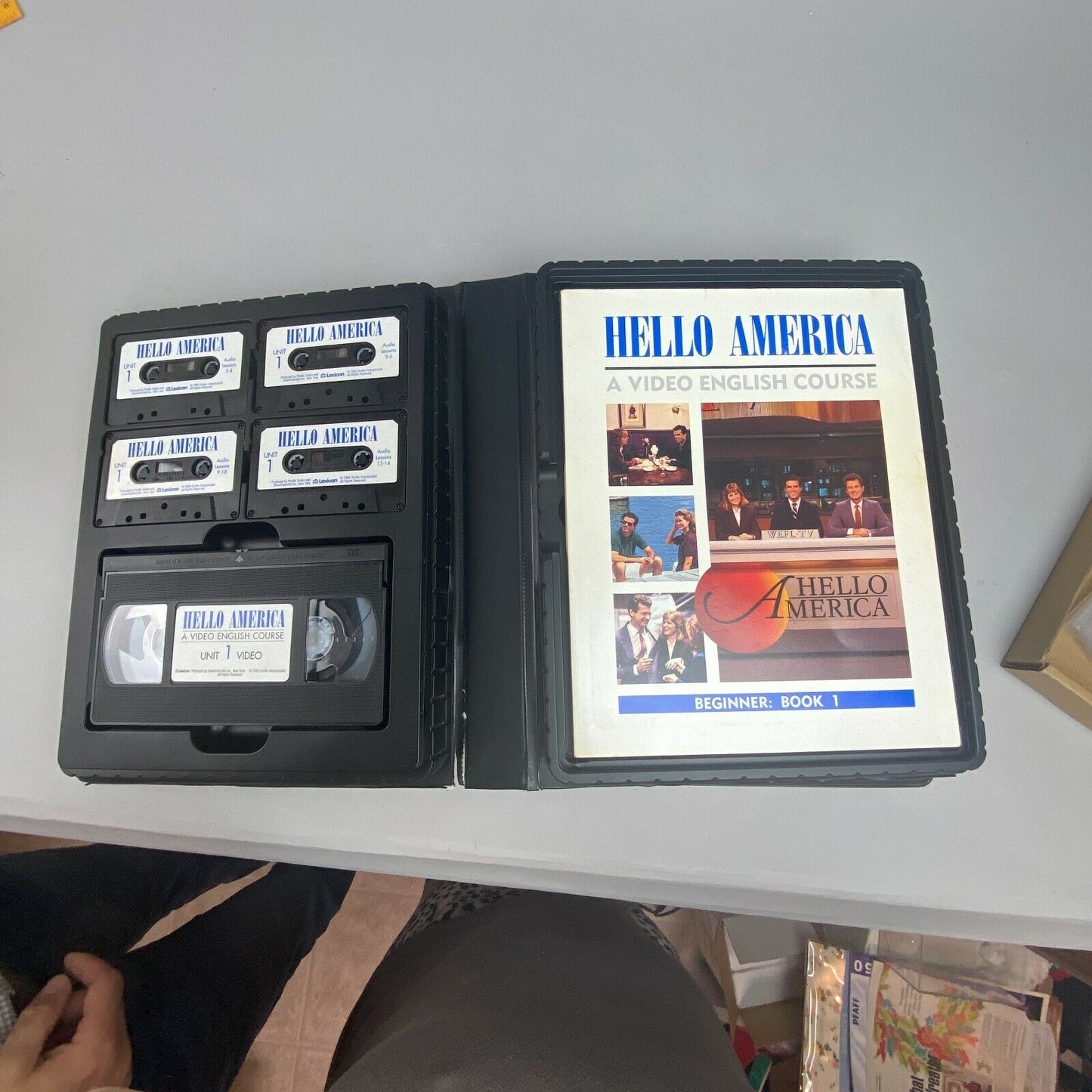 Ingles Sin Barreras Course VHS Tapes, Cassettes, and Hello America