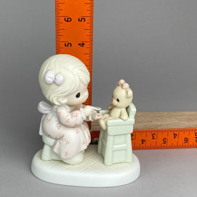 Vintage Enesco Precious Moments Members Only Figurine "Sharing"
