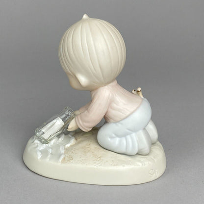 Precious Moments Figurine "Sending you Oceans of Love" Vintage Enesco