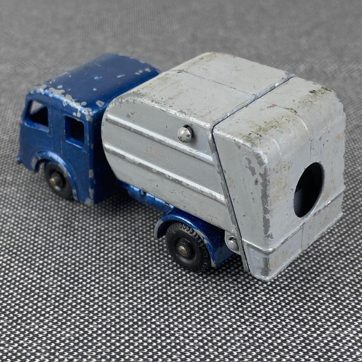 Matchbox #15 Tippax Refuse Collector Refuse Truck  made by Lesney in England