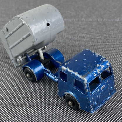 Matchbox #15 Tippax Refuse Collector Refuse Truck  made by Lesney in England