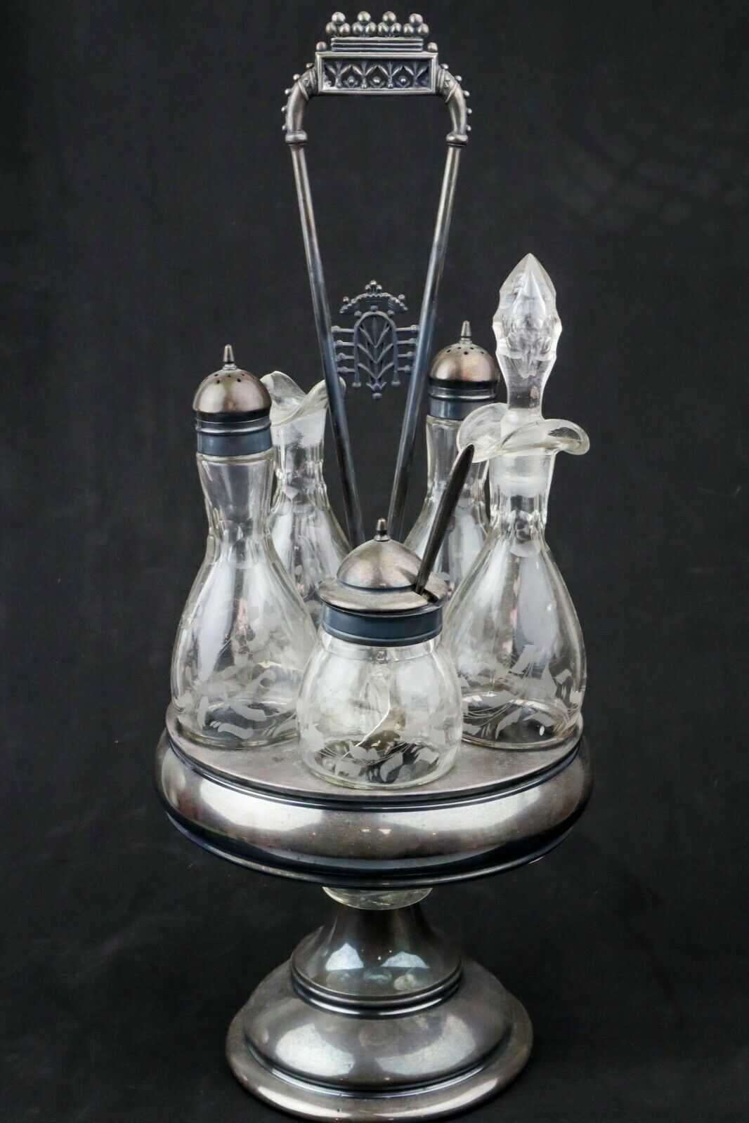 ANTIQUE -  Meriden B Company Silver Plated 6 Slot Cruet Pre 1898