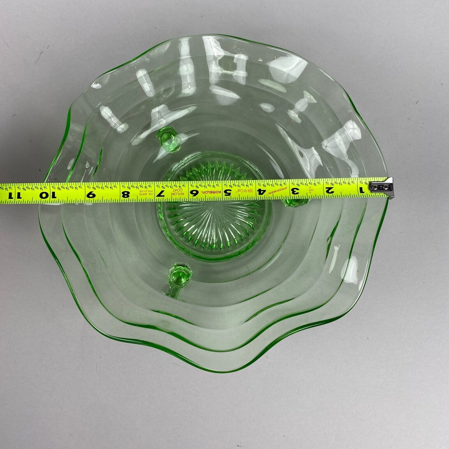 10" Round 3-Toed Crimped Bowl 100 Green by FENTON Vaseline