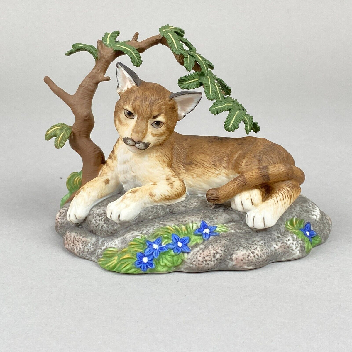 Lenox Mountain Daydreams Cougar 1996 Fine Porcelain Figurine with COA