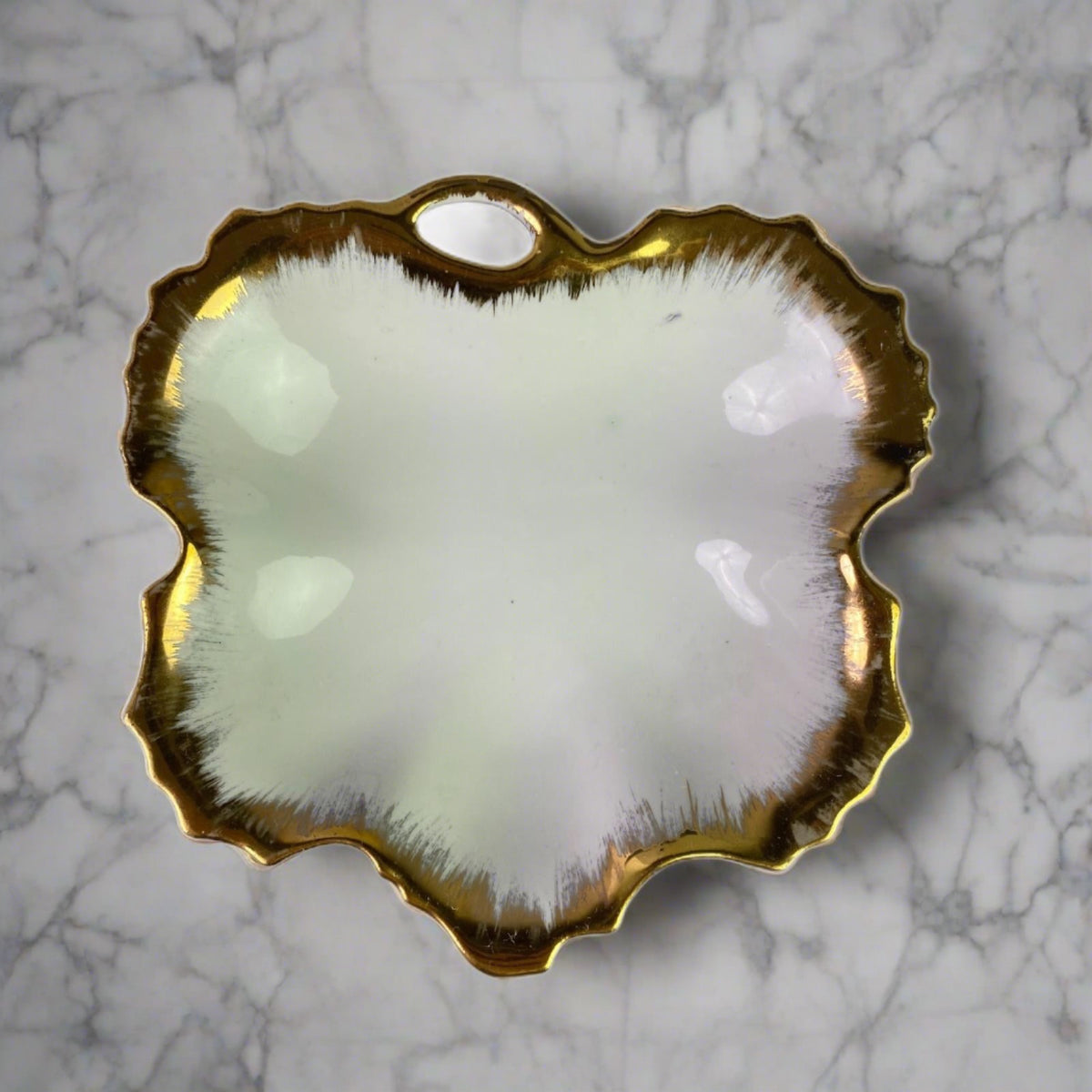 KM Bavaria Leaf Tray with Gold Trim 6.5" Diameter (Trinket)