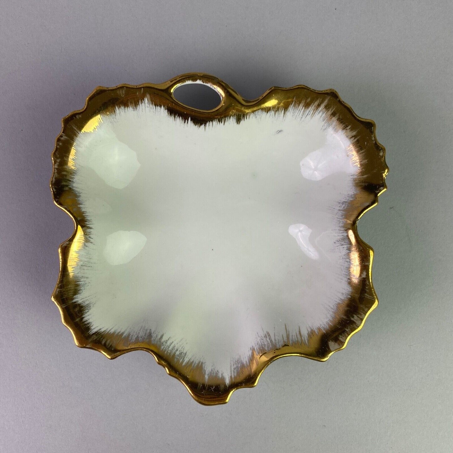 KM Bavaria Leaf Tray with Gold Trim 6.5" Diameter (Trinket)