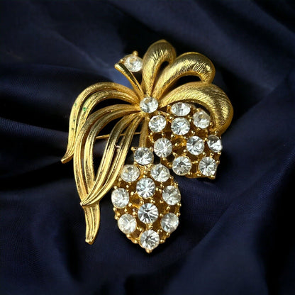 Vtg LISNER Gold Tone Clear Glass Rhinestone Brooch (Fruit)