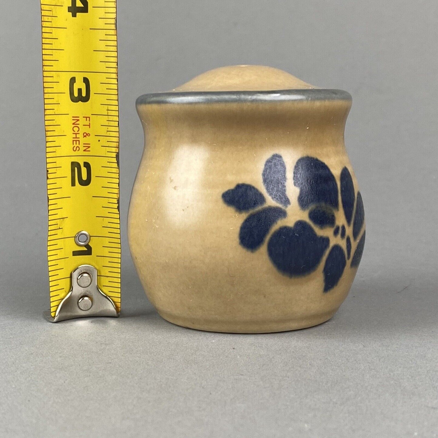 Pfaltzgraff Folk Art Blue Tan Pepper and Salt Shaker 3" (replacement)