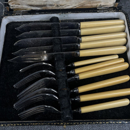 Vintage EP R&D NS Cream Bakelite Handles 5 Knives and M&W 6 knives