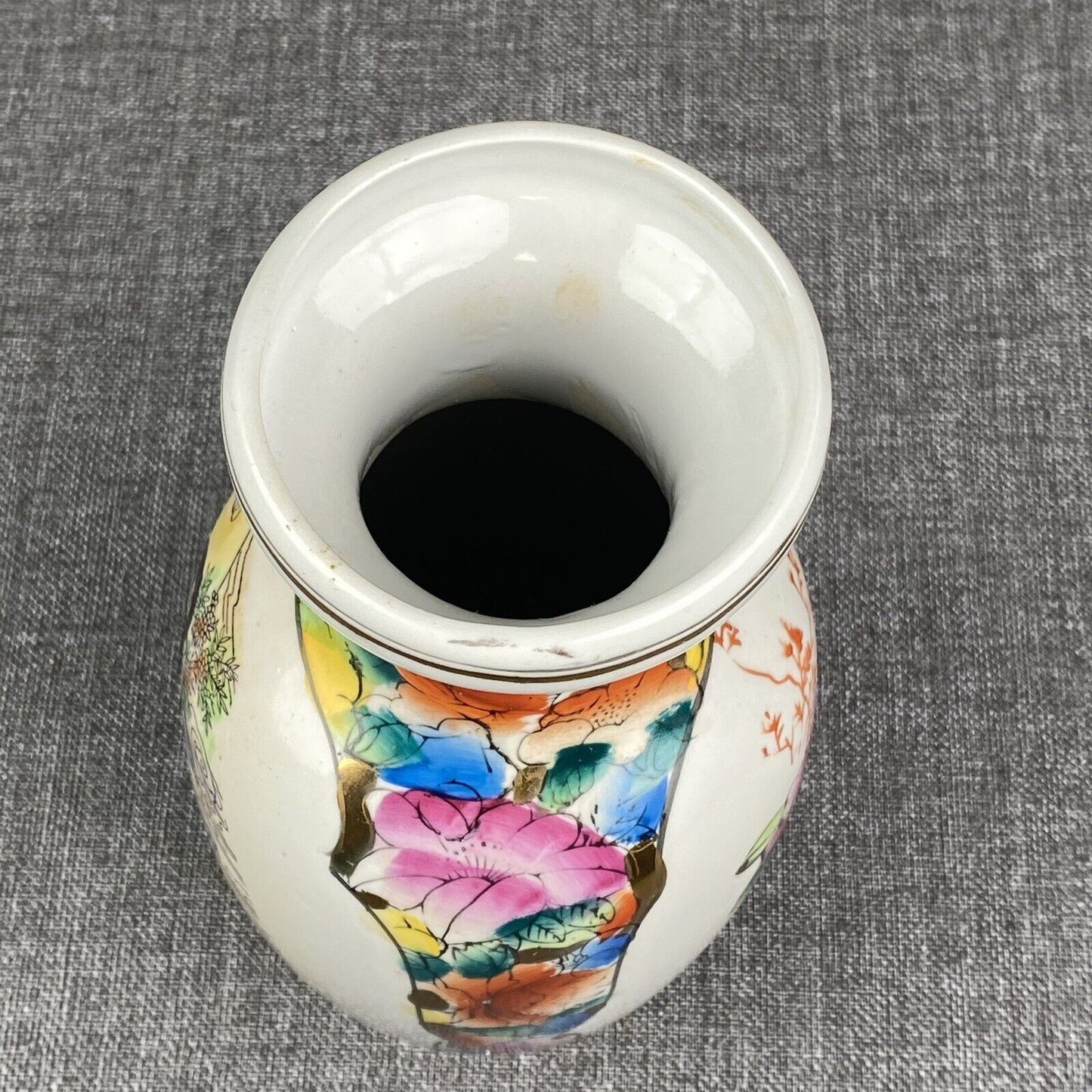 Vintage Hand-Painted Chinese Vase 10" Tall