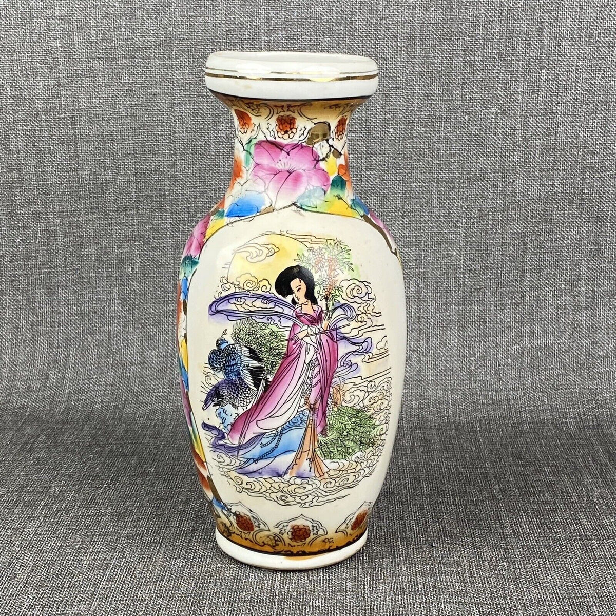 Vintage Hand-Painted Chinese Vase 10" Tall