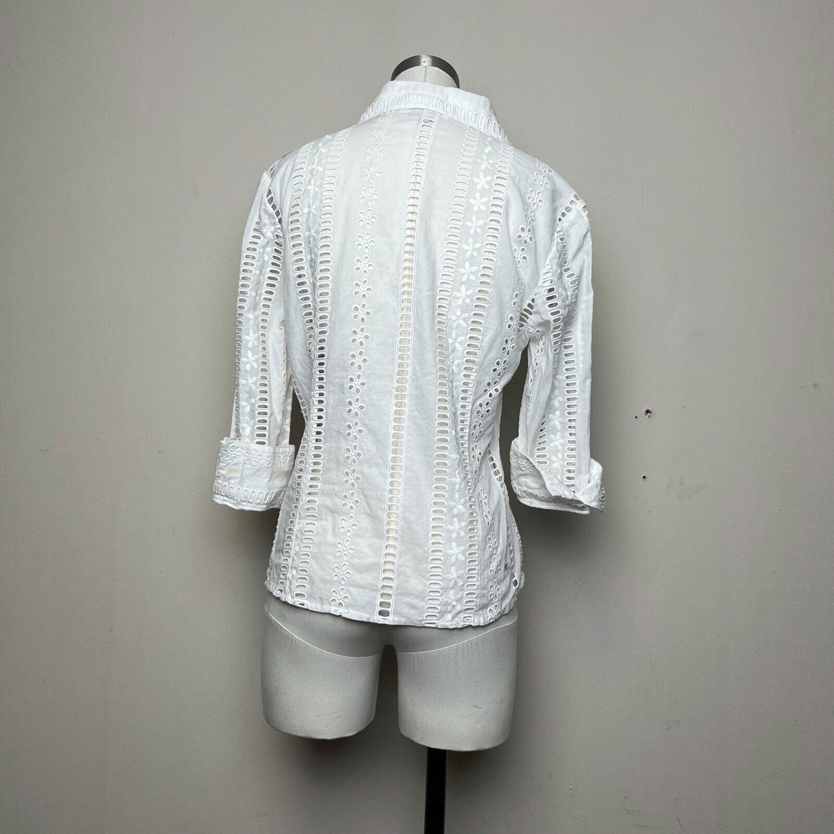 D&Y Large Women's White Long Sleeve Cotton Zip Up Eyelit Blouse