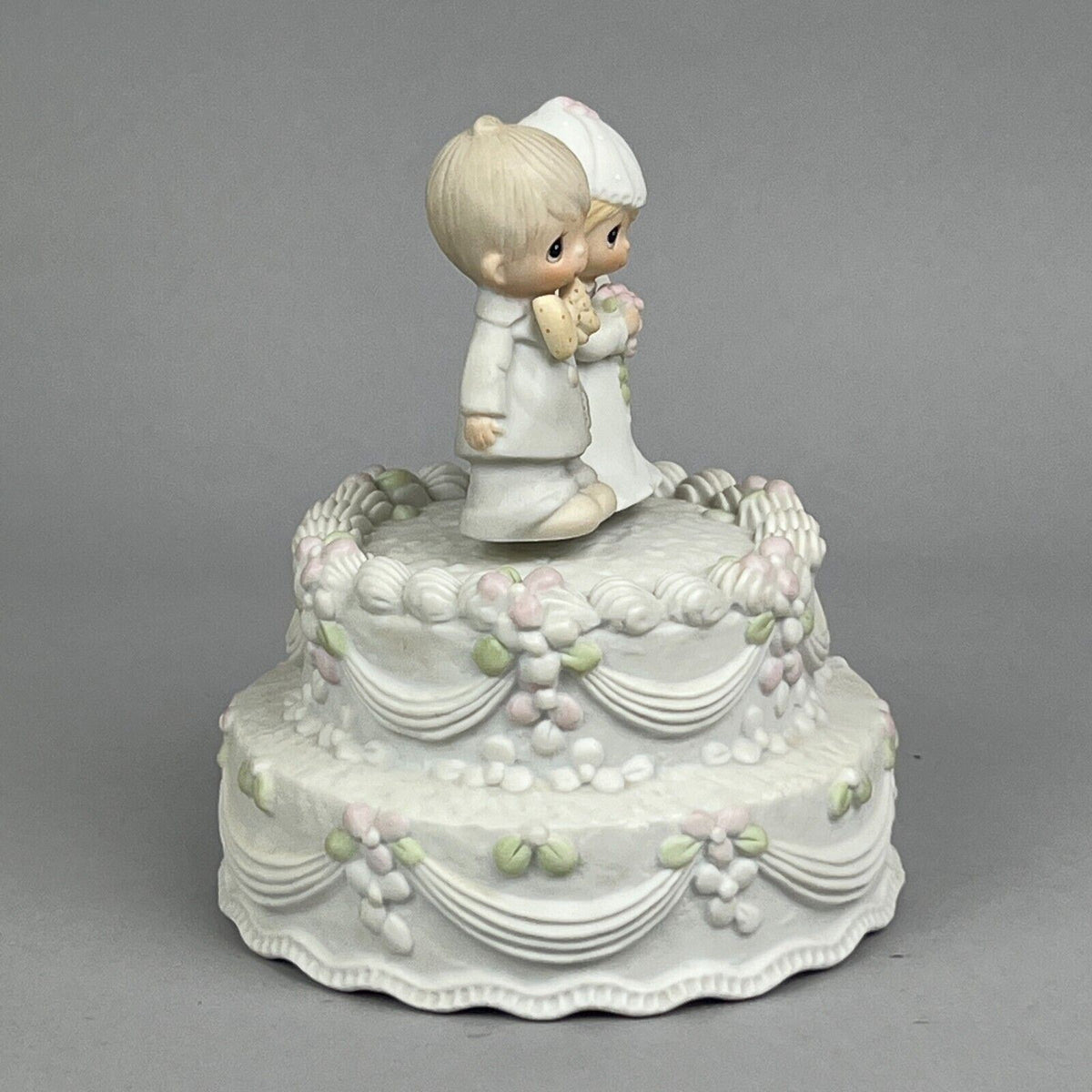 Precious Moments Wedding Cake Music Box with Original Box