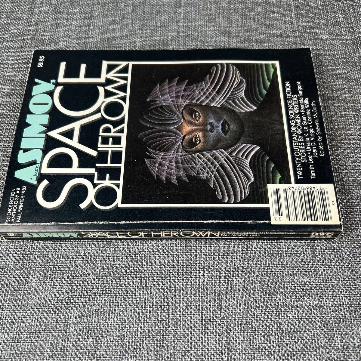 Isaac Asimov's Space of Her Own - Editor Shawna McCarthy 1st Printing 1983