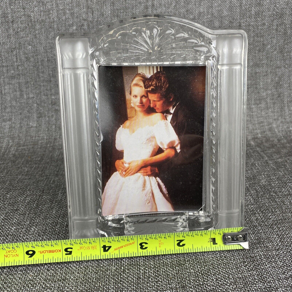 Mikasa Cotillion Frost 5" x 6"  Picture Frame