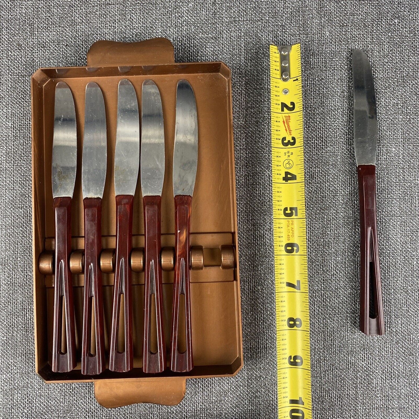 MCM lot of 6 Stanhome Stainless Butter Knives Bakelite Cut Out Handle with Tray