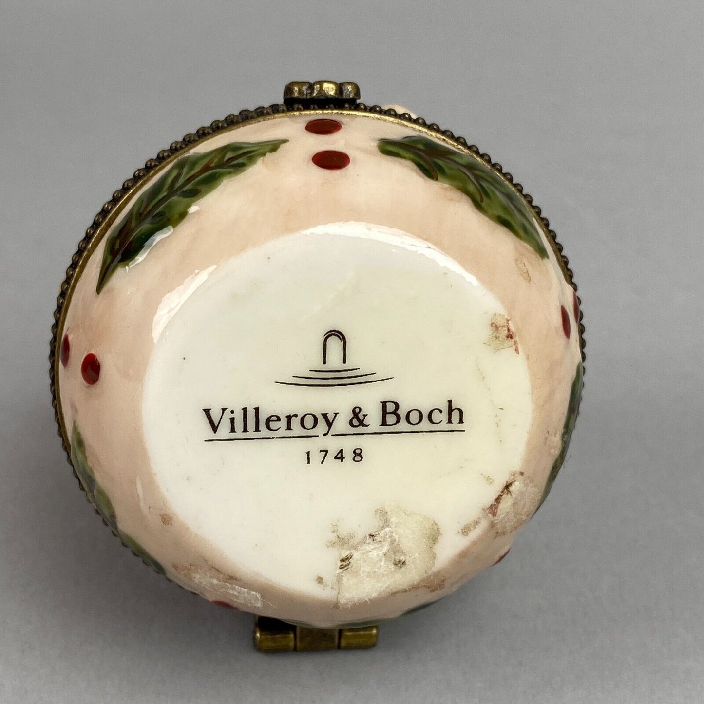 Villeroy & Boch Christmas Presents and Santa's Sleigh Trinket Box