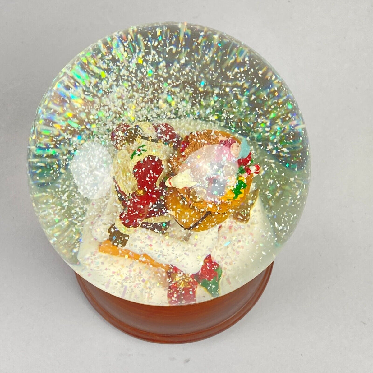 SRG Wind Up Musical Santa Claus Snow Globe