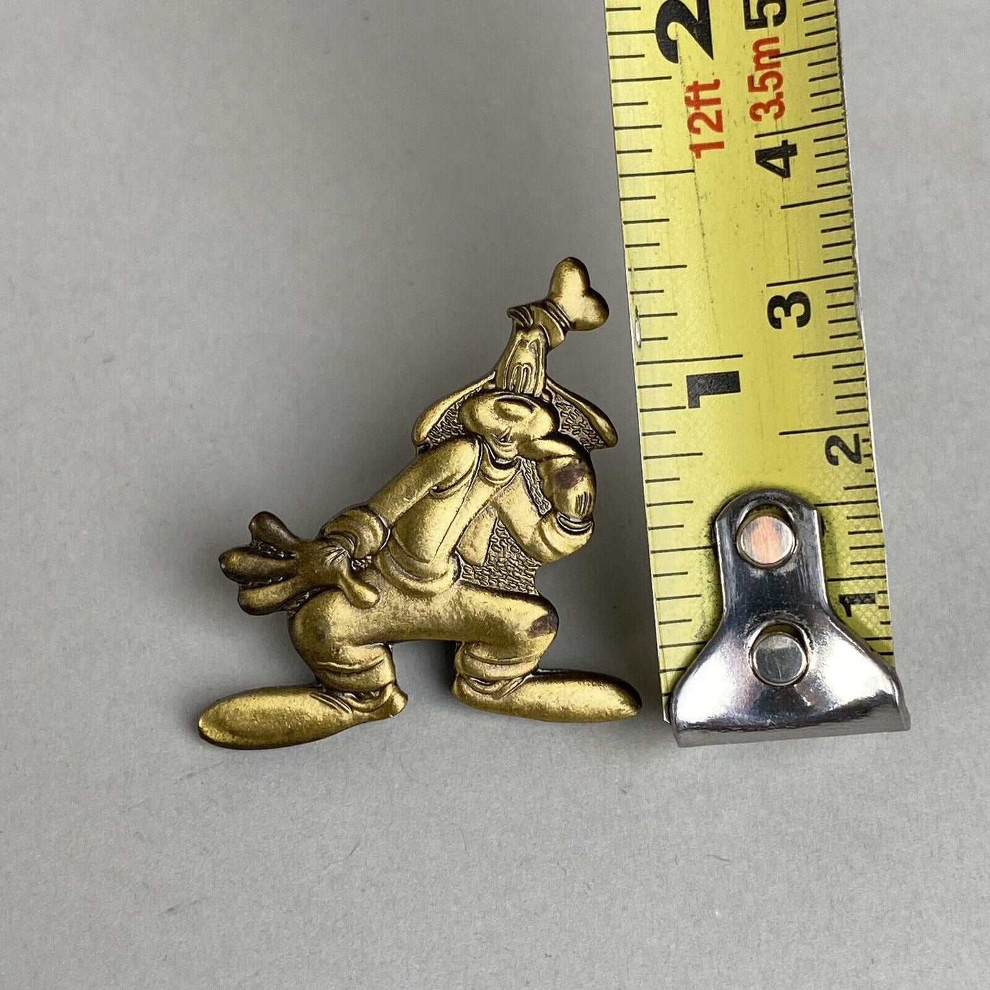 Disney’s Goofy in Marching Band Sparkly Drum Collector Pin Back