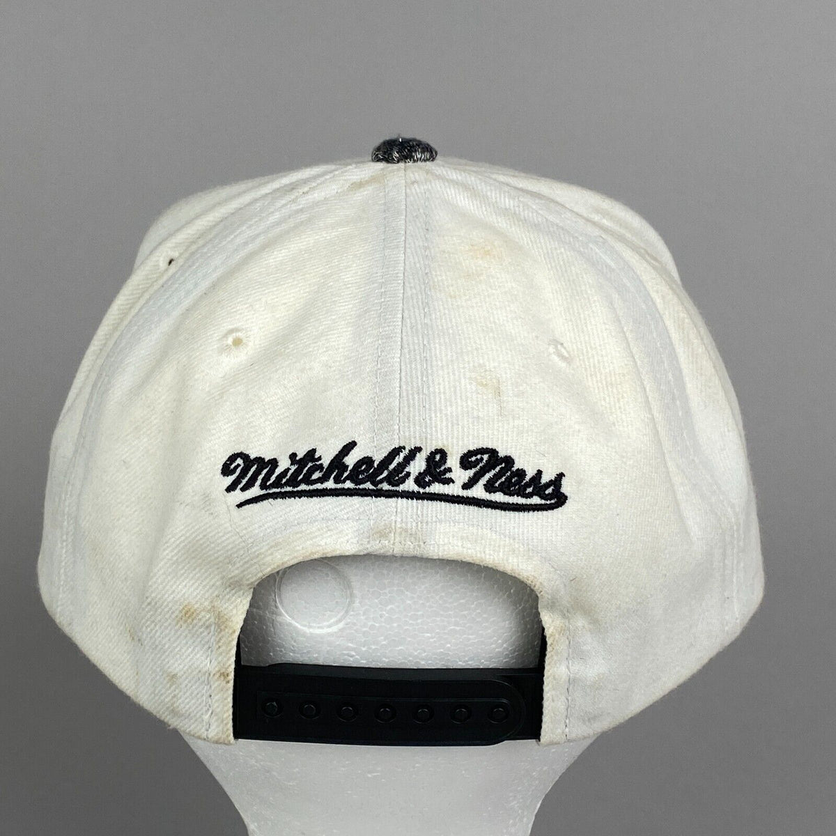 Mitchell & Ness Philadelphia, Pennsylvania Flat Cap Hat