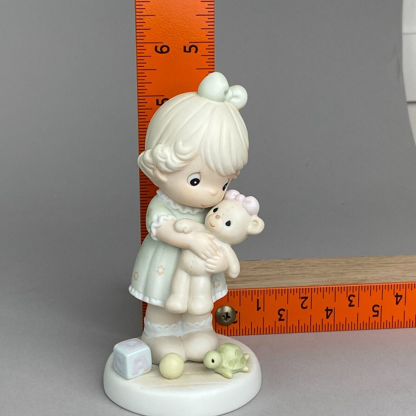 Precious Moments by Enesco Members Only Figurine "Loving" Vintage