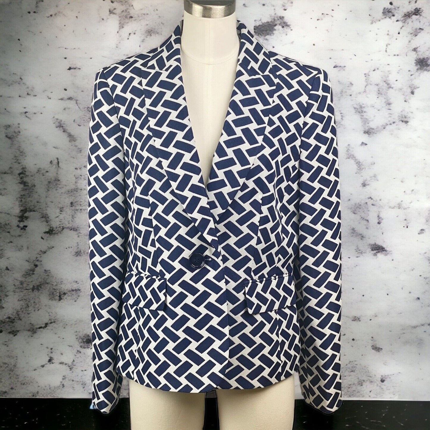 Kasper Blazer Womens size 10 Jacket Navy Blue and White