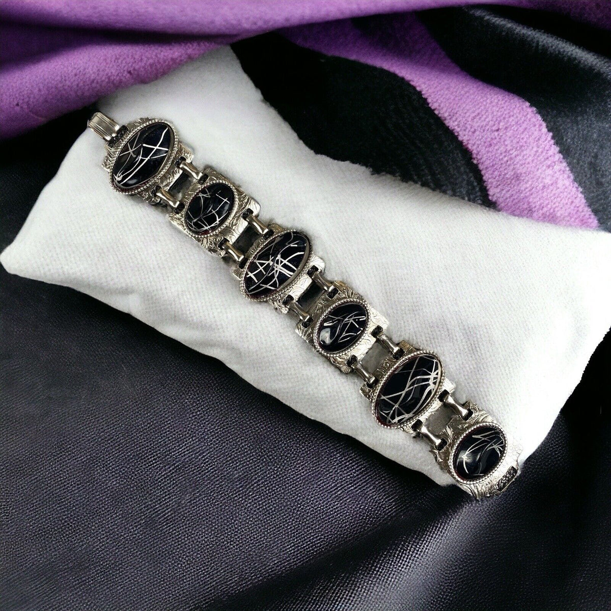 Vintage 7 1/2" Bracelet Black and Silver